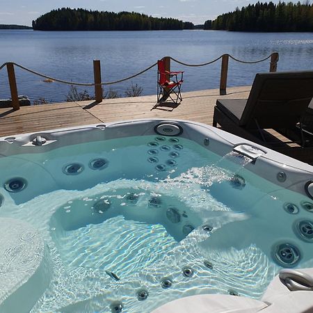 Stunning Log Cabin 45M2 On The Shore Of Kallavesi. クオピオ エクステリア 写真