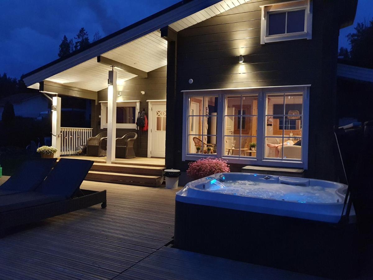 Stunning Log Cabin 45M2 On The Shore Of Kallavesi. クオピオ エクステリア 写真