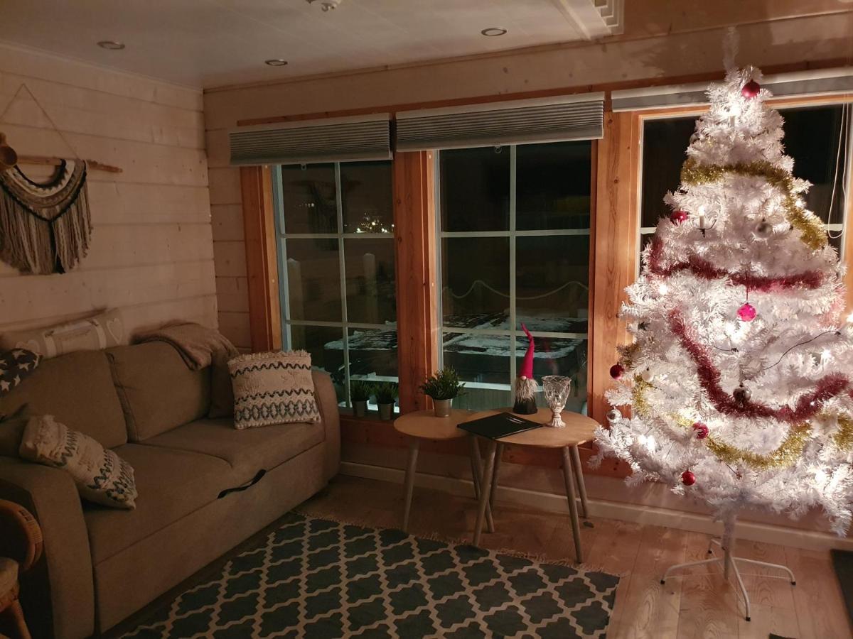 Stunning Log Cabin 45M2 On The Shore Of Kallavesi. クオピオ エクステリア 写真