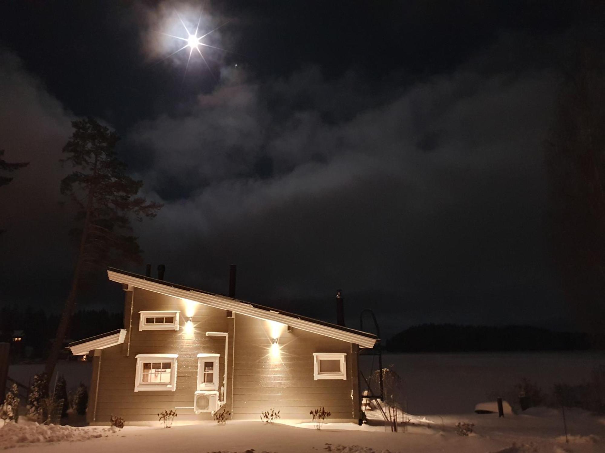 Stunning Log Cabin 45M2 On The Shore Of Kallavesi. クオピオ エクステリア 写真